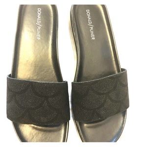Fiji Distressed Metallic Slide Sandal